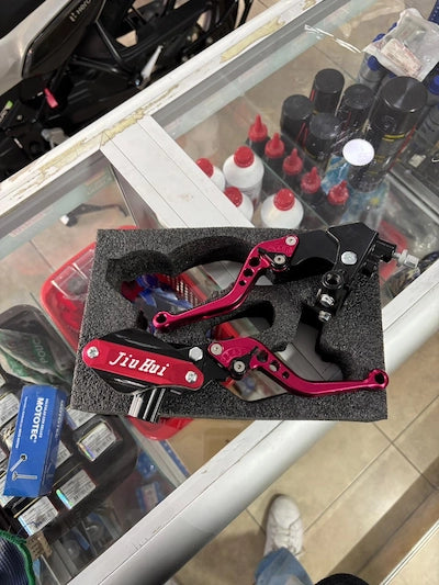 Juego de Maniguetas de Lujo con Bomba de Freno Rojo Universal - GSG1048